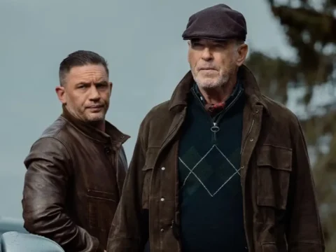 Tom Hardy (à esq.) com Pierce Brosnan em Terra da Máfia Tom Hardy (à esq.) com Pierce Brosnan em Terra da Máfia