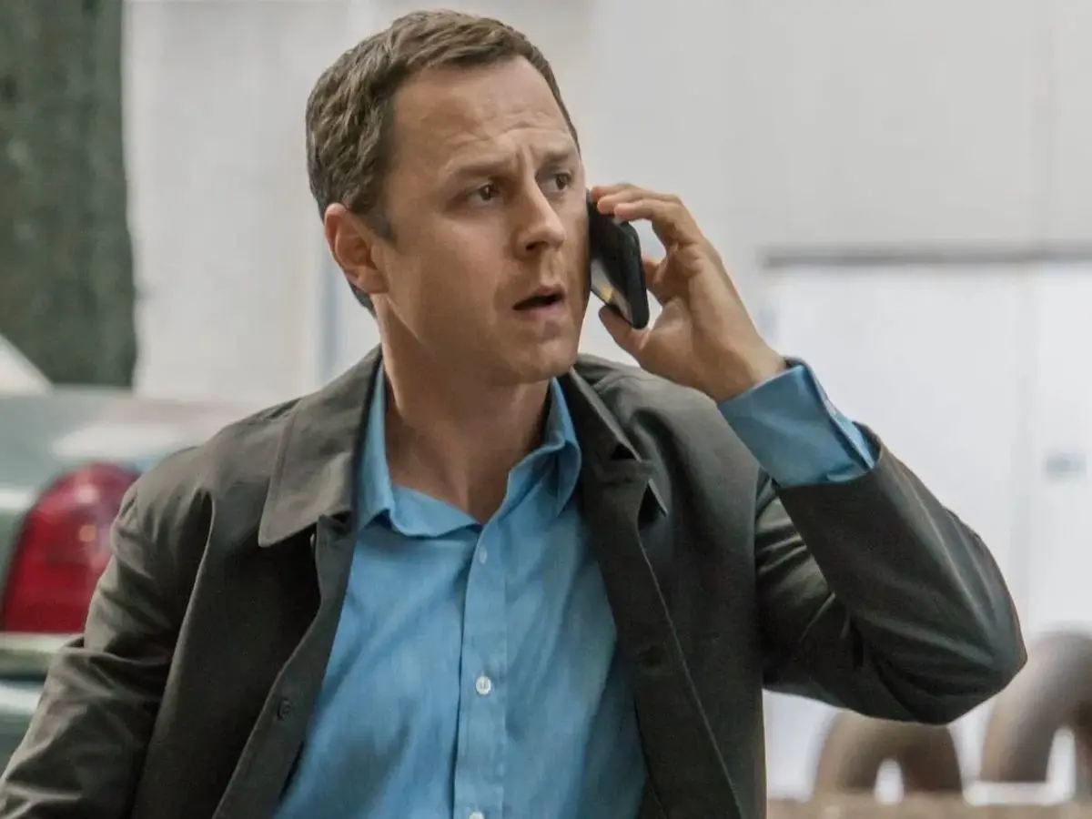 Giovanni Ribisi na série Sneaky Pete