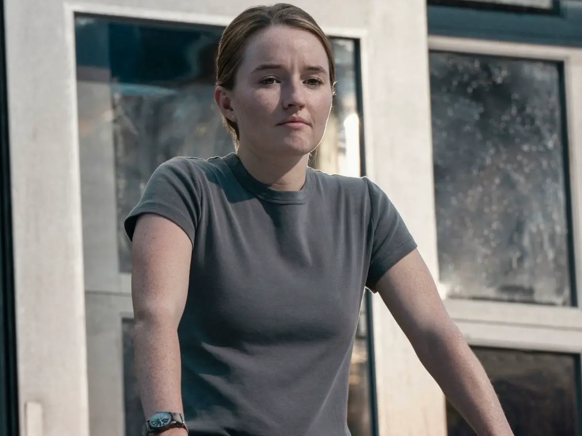 Kaitlyn Dever como Abby; atriz será destaque no retorno de The Last of Us