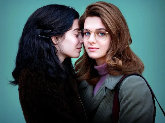 Gaia Girace (à esq.) com Margherita Mazzucco em My Brilliant Friend Gaia Girace (à esq.) com Margherita Mazzucco em My Brilliant Friend