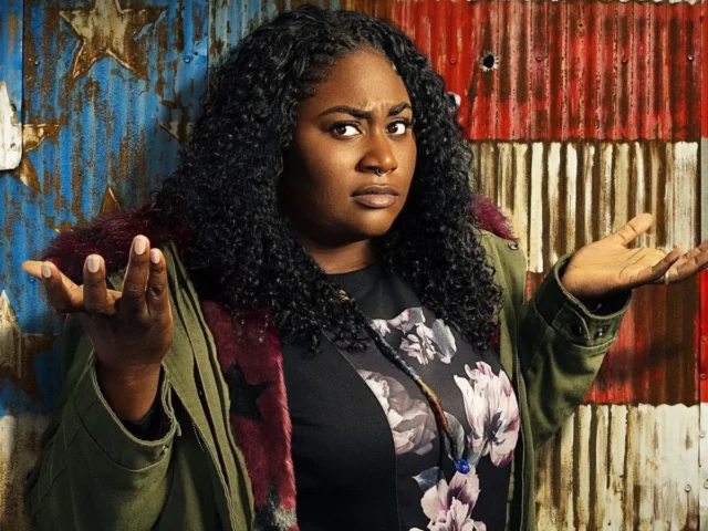 Danielle Brooks em pôster de Pacificador Danielle Brooks em pôster de Pacificador