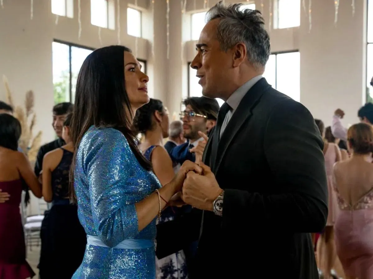 Cena da série Betty, a Feia - A História Continua