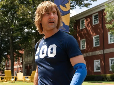 Glen Powell na série do comédia Chad Powers Glen Powell na série do comédia Chad Powers