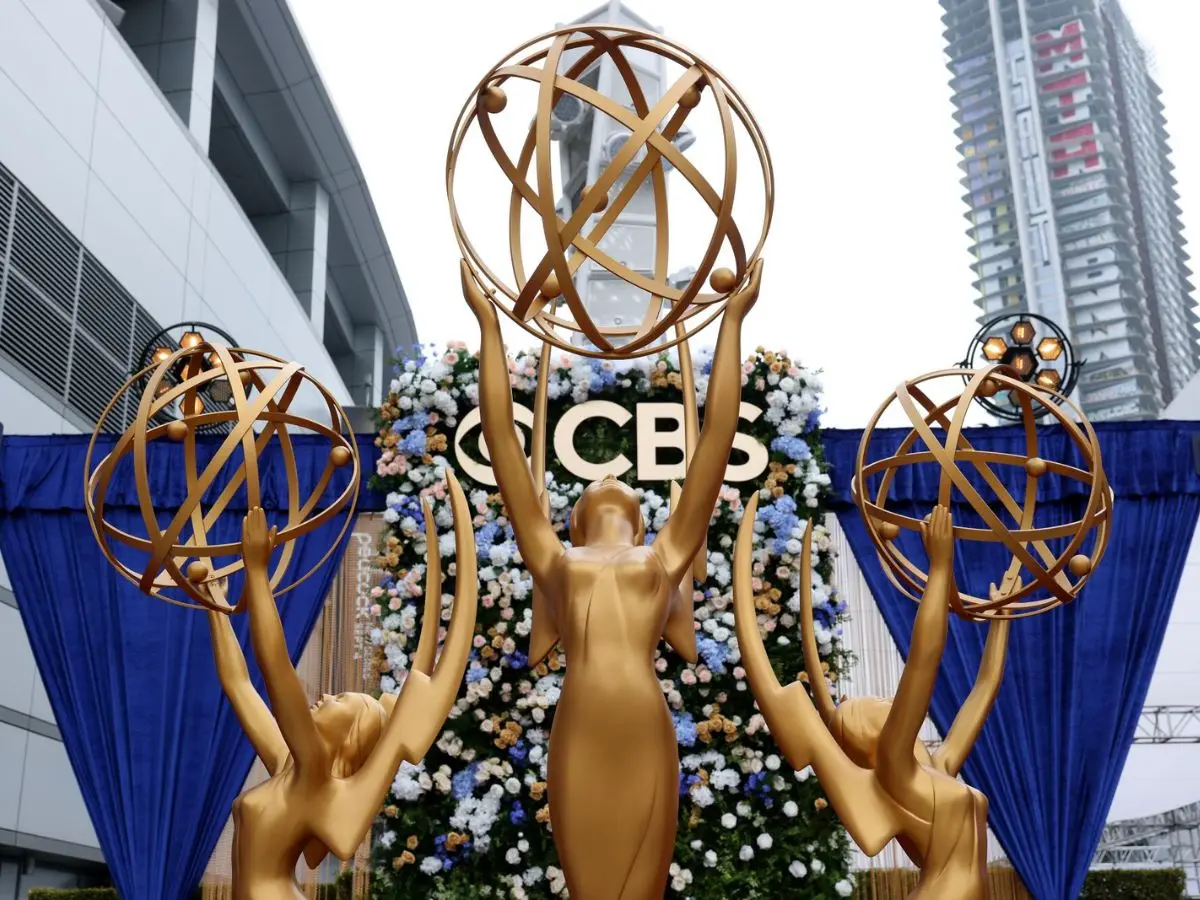 Decoração do Emmy de 2025 ao redor do Peacock Theater