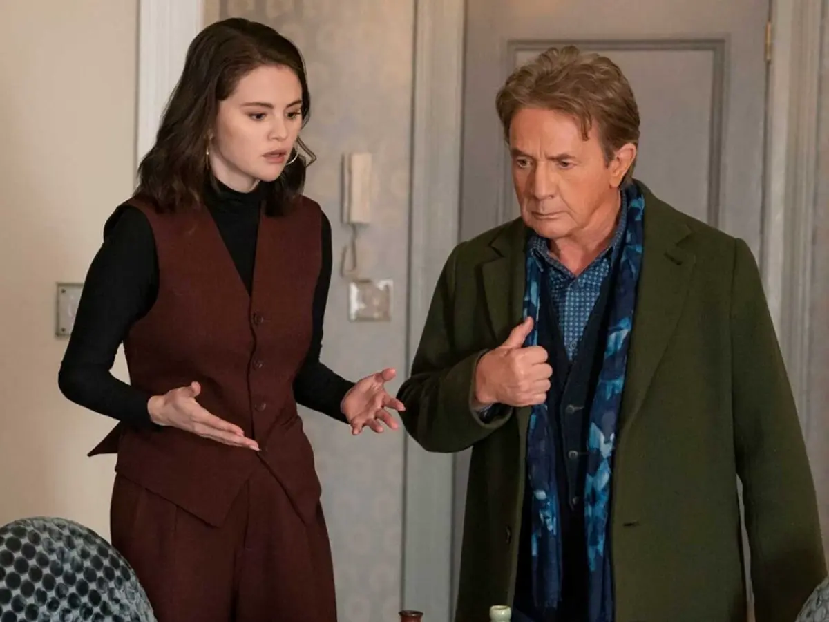 Selena Gomez e Martin Short em Only Murders in the Building