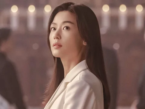 Jun Ji-hyun em cena de Polaris Jun Ji-hyun em cena de Polaris