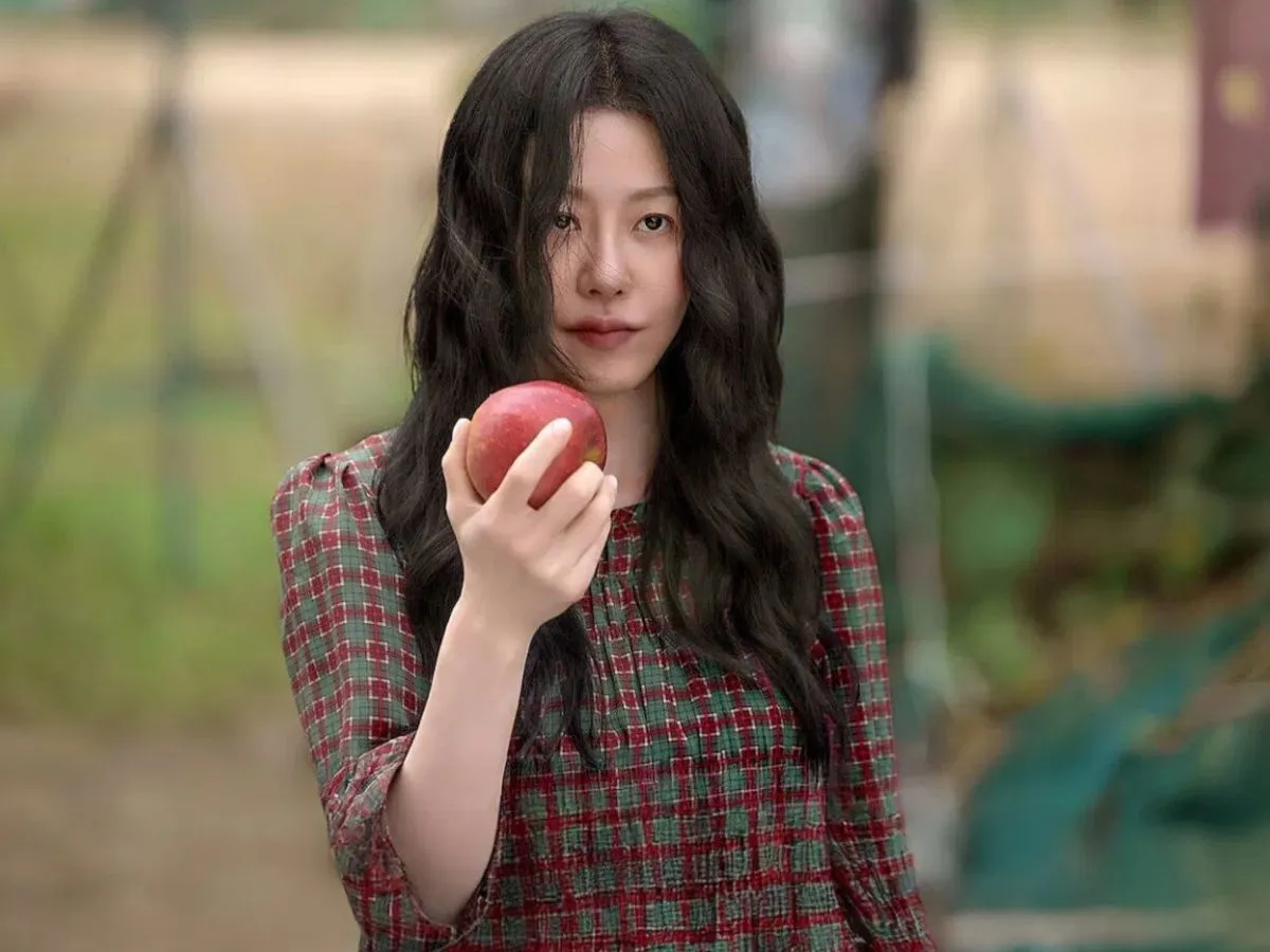 Go Hyun-jung na série Todos os Crimes da Louva-a-Deus