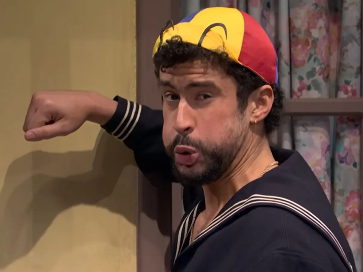 Bad Bunny como Quico em esquete do SNL