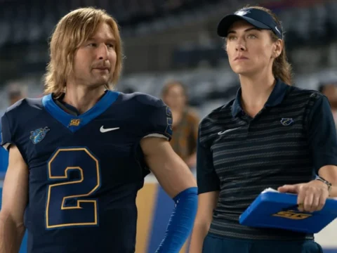 Glen Powell com Perry Mattfeld em Chad Powers Glen Powell com Perry Mattfeld em Chad Powers