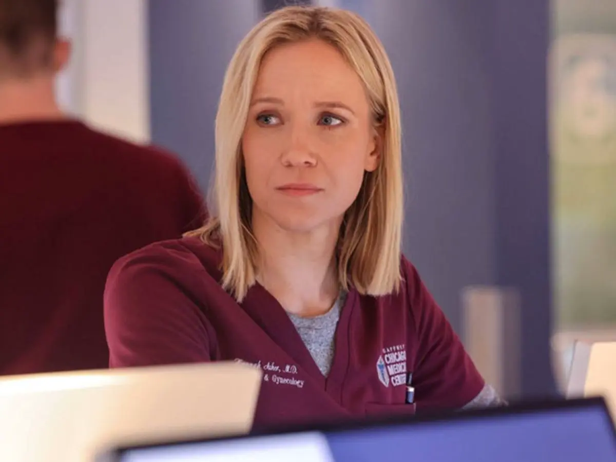 Jessy Schram em cena de Chicago Med