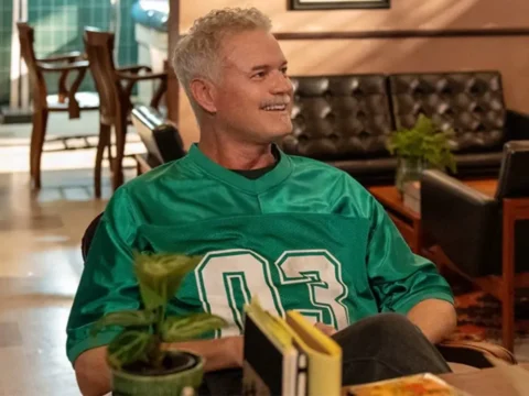 Eric Dane em cena de Mentes Extraordinárias Eric Dane em cena de Mentes Extraordinárias
