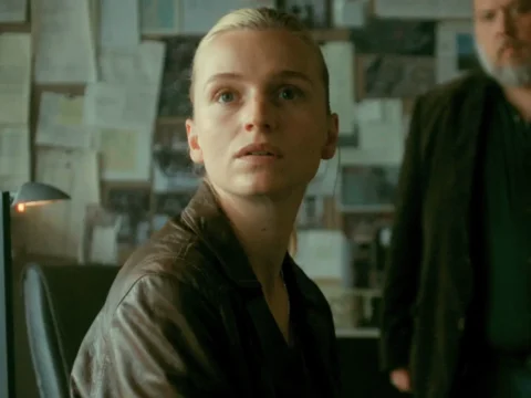 Clara Dessau no drama A Agente Clara Dessau no drama A Agente