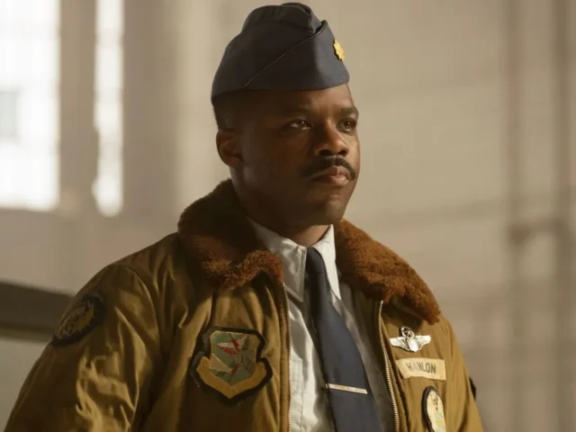 Jovan Adepo na série It: Bem-Vindos a Derry Jovan Adepo na série It: Bem-Vindos a Derry