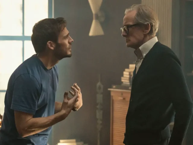 Sam Claflin (à esq.) com Bill Nighy em Lázaro Sam Claflin (à esq.) com Bill Nighy em Lázaro
