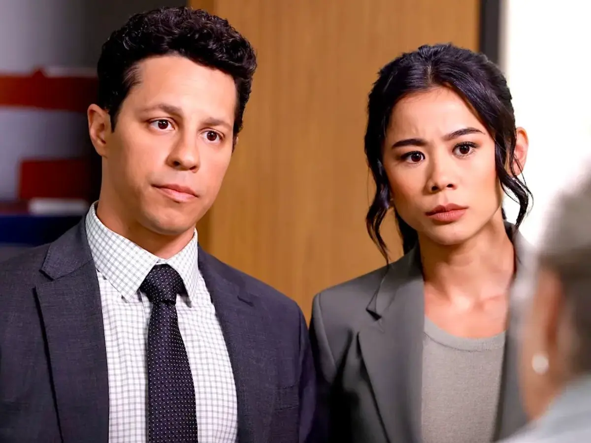 David Del Rio com Leah Lewis em cena de Matlock