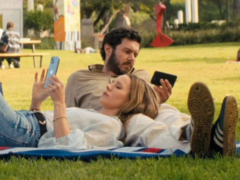 Kristen Bell e Adam Brody em Ninguém Quer Kristen Bell e Adam Brody em Ninguém Quer