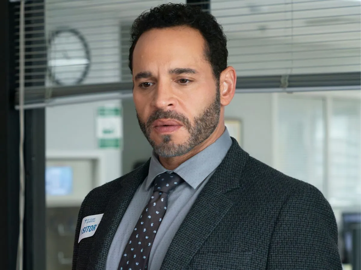 Daniel Sunjata na 2ª temporada de Uma Mente Excepcional