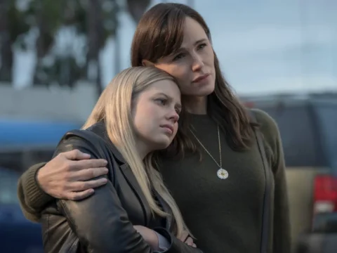 Angourie Rice com Jennifer Garner em A Última Coisa que Ele me Falou Angourie Rice com Jennifer Garner em A Última Coisa que Ele me Falou