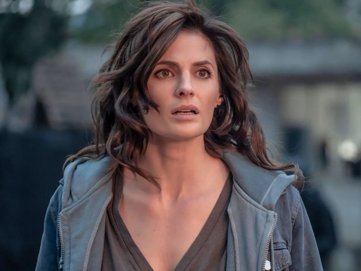 Stana Katic em cena da série Absentia