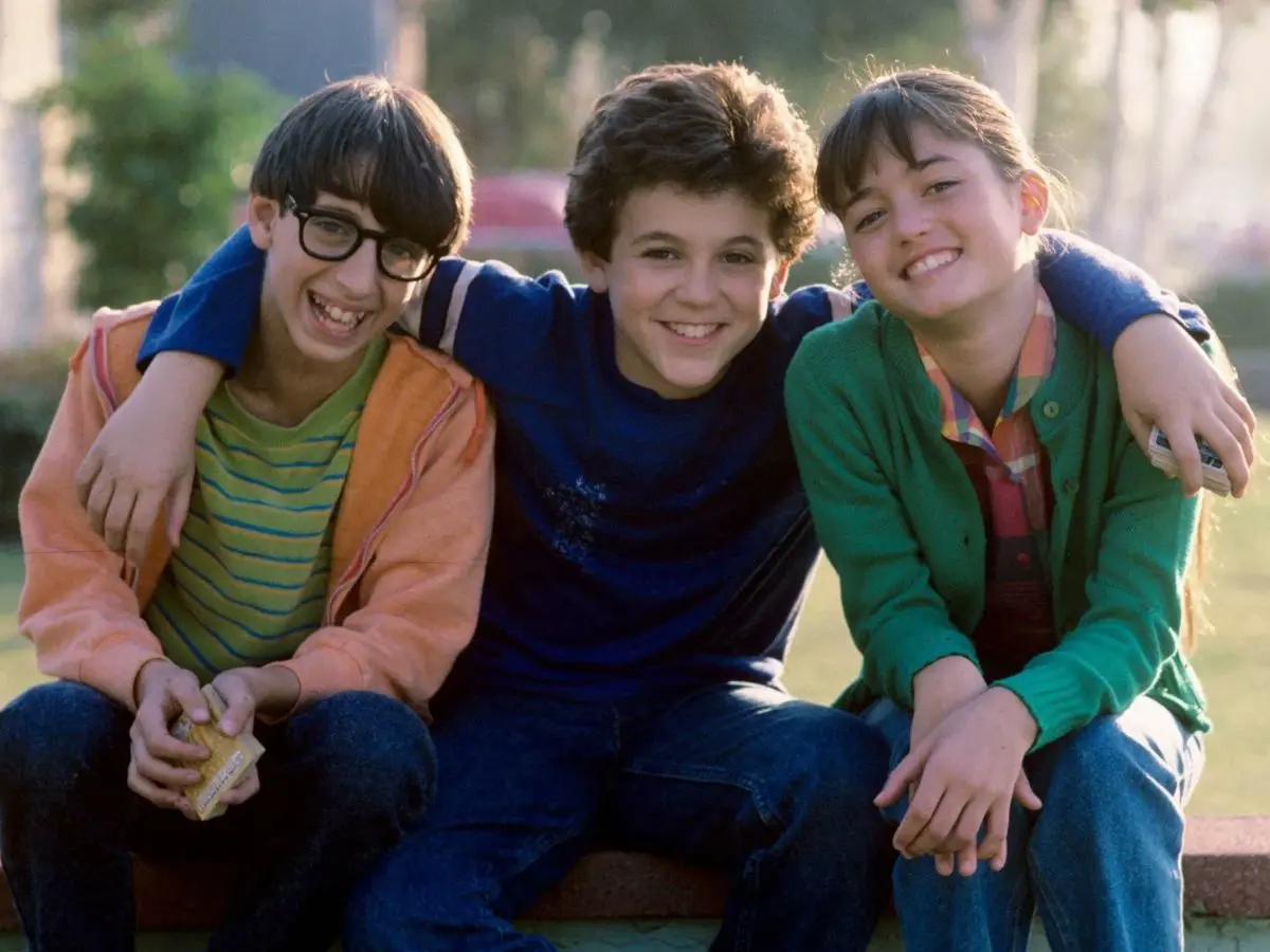 Josh Saviano (à esq.), Fred Savage e Danica McKellar em Anos Incríveis