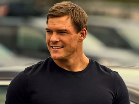 Alan Ritchson na série Reacher