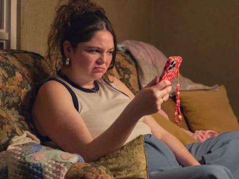 Megan Stalter em Too Much