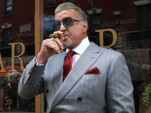Sylvester Stallone em cena de Tulsa King