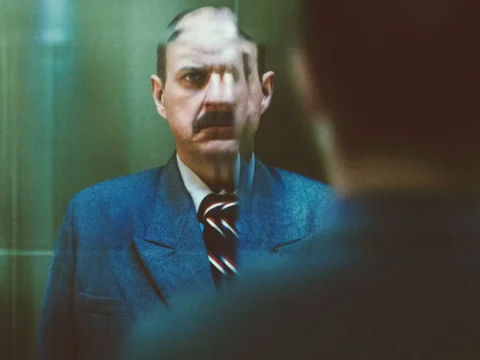 Andrés Parra em pôster de Dissociação