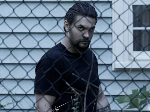 Jason Momoa em Estada de Sangue