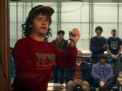 Dustin e a aula ma&ccedil;ante de f&iacute;sica em Stranger Things