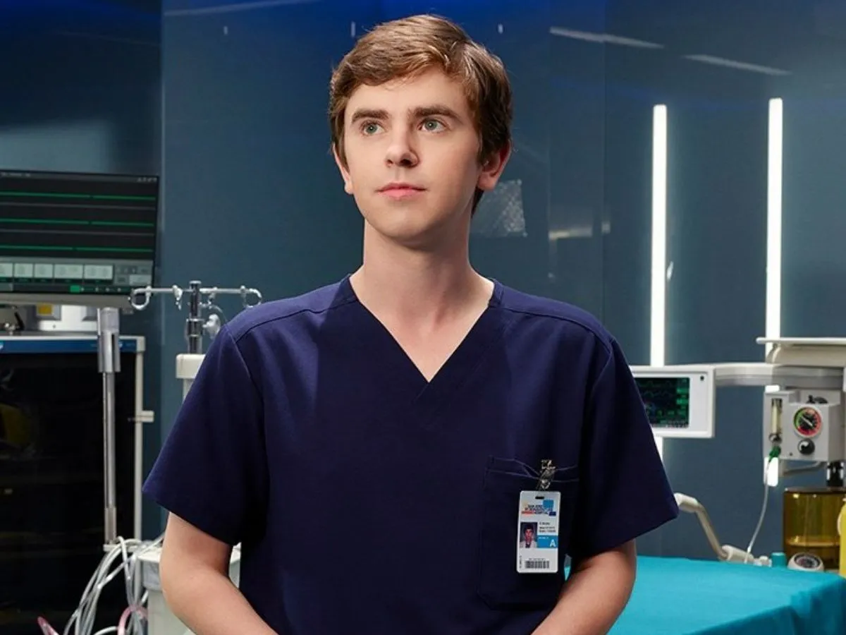 Freddie Highmore na série The Good Doctor