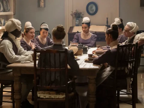 Empregados juntos em cena da 4&ordf; temporada de Bridgerton
