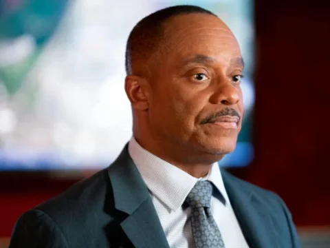 Rocky Carroll em cena de NCIS