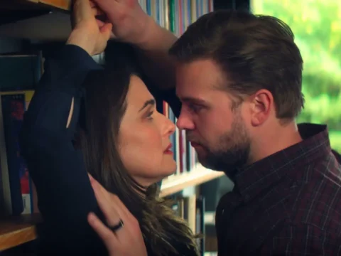 Rachel Weisz com Leo Woodall em Vladimir