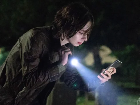 Emma Myers em Manual de Assassinato para Boas Garotas 2