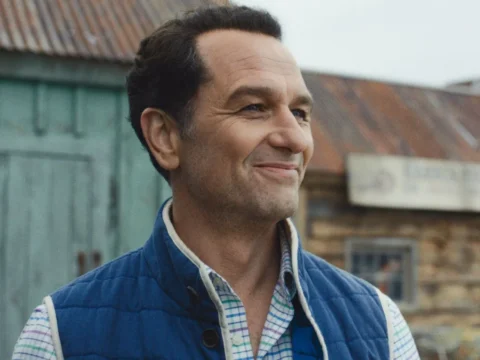 Matthew Rhys em O Segredo de Widow's Bay