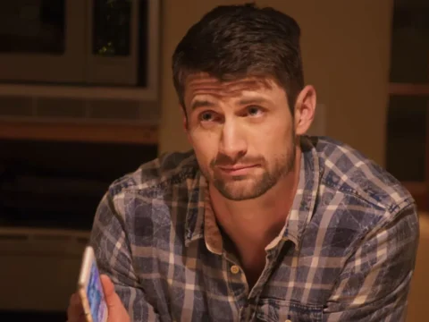 James Lafferty em Everyone Is Doing Great