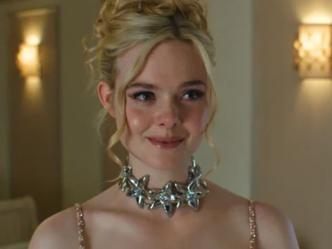 Elle Fanning na s&eacute;rie Marg&ocirc; Est&aacute; em Apuros