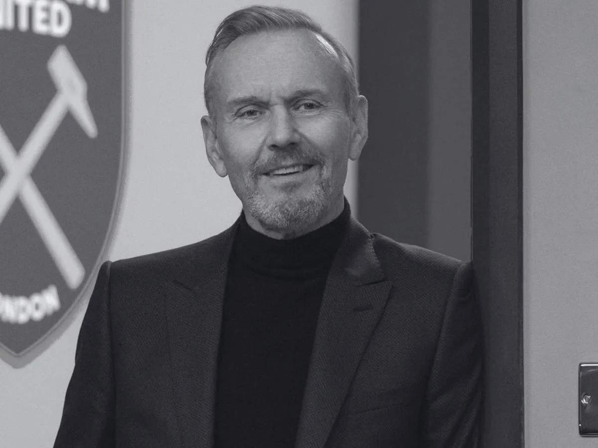 Anthony Head em cena de Ted Lasso