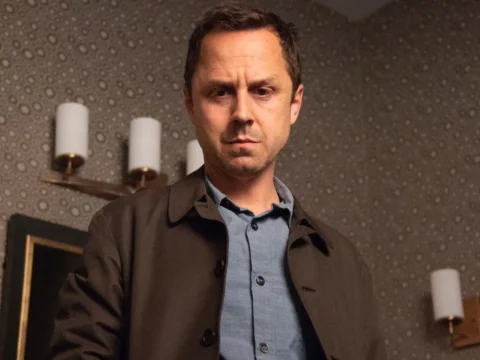 Giovanni Ribisi em cena de Sneaky Pete Giovanni Ribisi em cena de Sneaky Pete