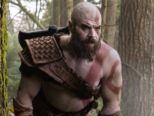 Ryan Hurst em cena da série God of War Ryan Hurst em cena da série God of War