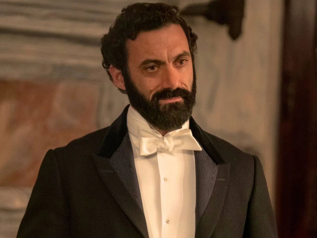 Morgan Spector na série A Idade Dourada