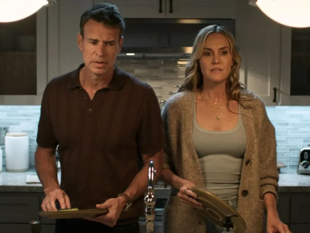 Scott Foley e Erinn Hayes em cena de Não É Bem Assim Scott Foley e Erinn Hayes em cena de Não É Bem Assim