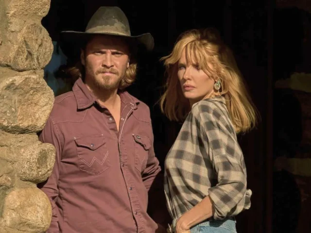 Luke Grimes e Kelly Reilly juntos em Yellowstone